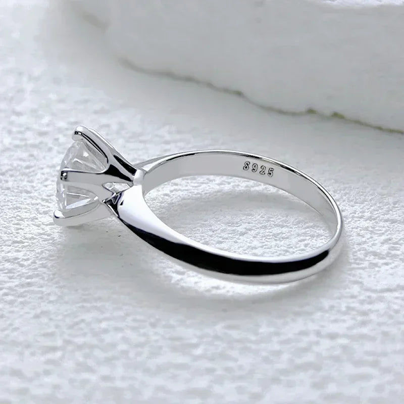 Solitaire Moissanite Ring – 925 Sterling Silver, Timeless Elegance
