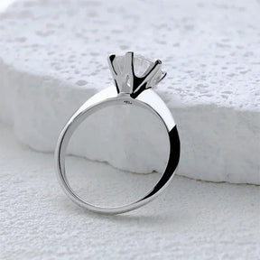 Solitaire Moissanite Ring – 925 Sterling Silver, Timeless Elegance