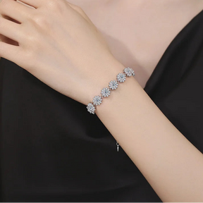 Lightflower Bracelet – 925 Sterling Silver with 4mm Moissanite Stones