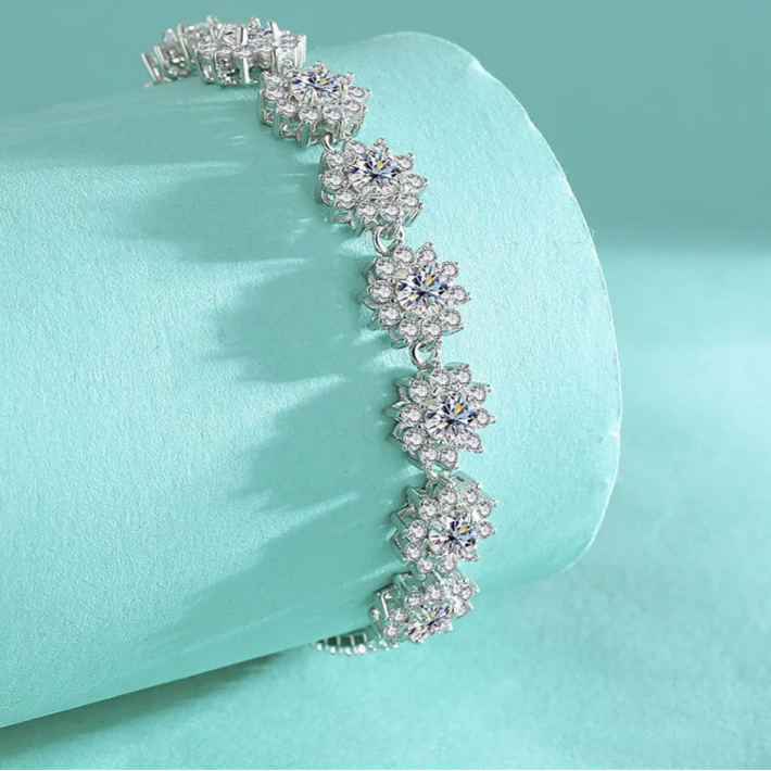 Lightflower Bracelet – 925 Sterling Silver with 4mm Moissanite Stones