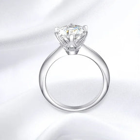 Solitaire Moissanite Ring – 925 Sterling Silver with Impeccable Brilliance
