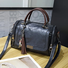Crossbody Pillow Bag – Timeless Vintage Charm and Everyday Versatility